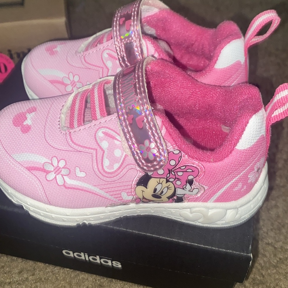 Mickey Mouse shoes - Picture 2 of 3